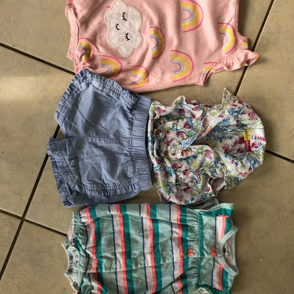 3/25✨🛍Baby girl clothes. Size fits most 0-3 month
